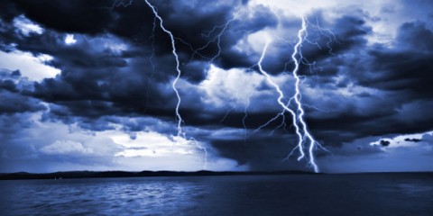 Τα νέα ρεκόρ «μέγα-κεραυνών»: Μήκος 710 χλμ, διάρκεια 17 δευτερολέπτων